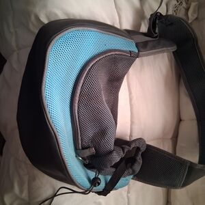 Source Unknown Blue and Gray Pet Carrier